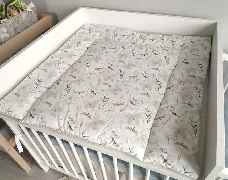 Changing mat | Moths