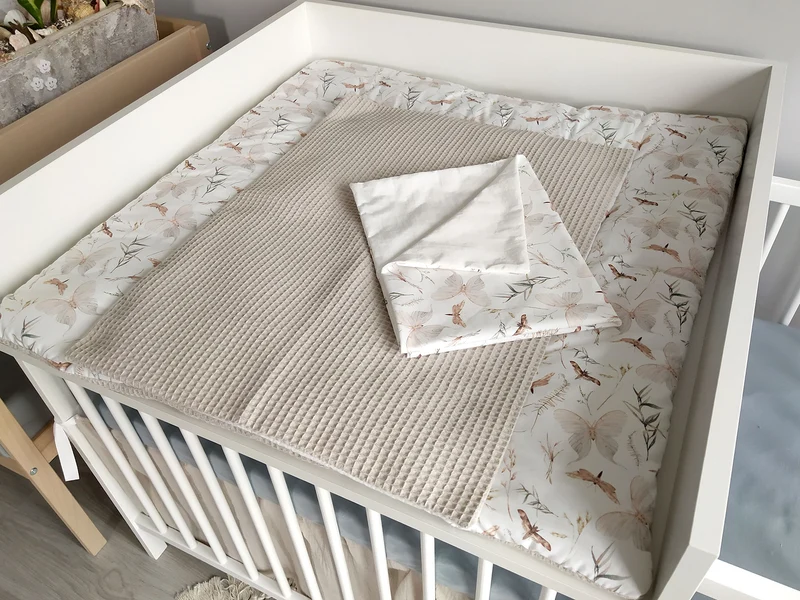 Changing mat | Moths