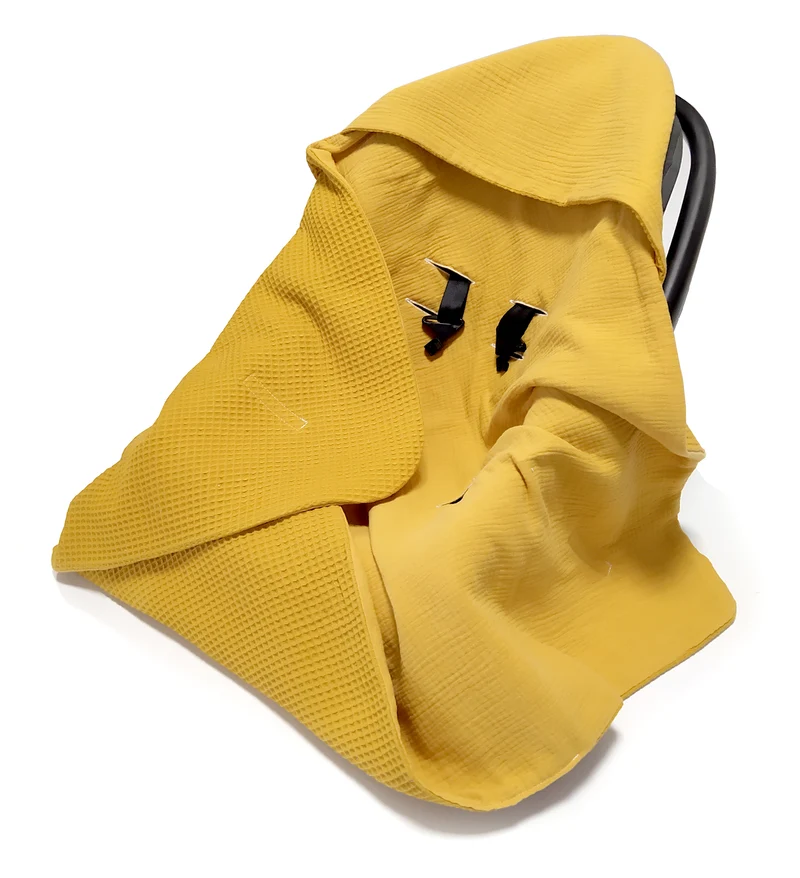 Summer baby car seat blanket | Waffle & muslin | Honey