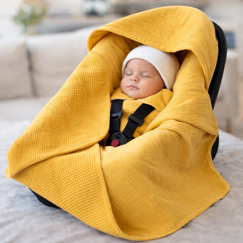 Summer baby car seat blanket | Waffle & muslin | Honey