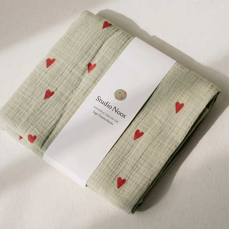 Studio Noos Mulltuch 'Hearts' 70 x 70 cm Green