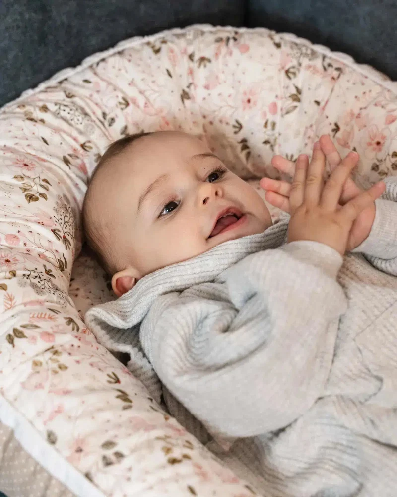 Babynest Rosa Blüten