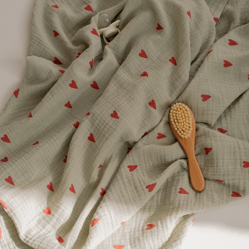 Studio Noos Swaddle 'Hearts' 120 x 120 cm Sage Green