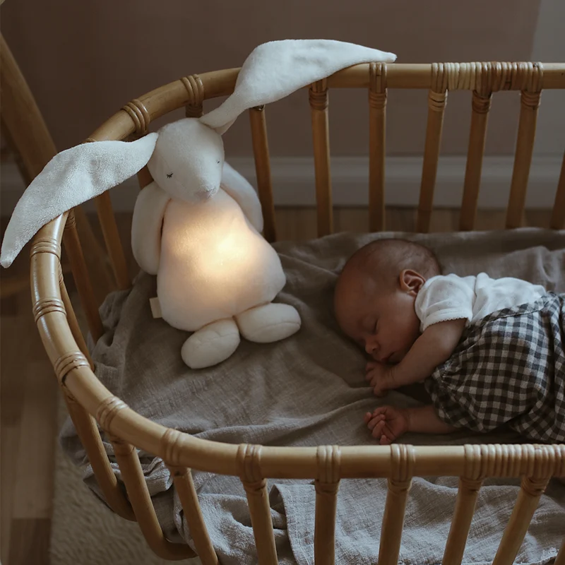 Moonie Kuscheltier Hase mit Licht 'Organic Humming Bunny' Polar