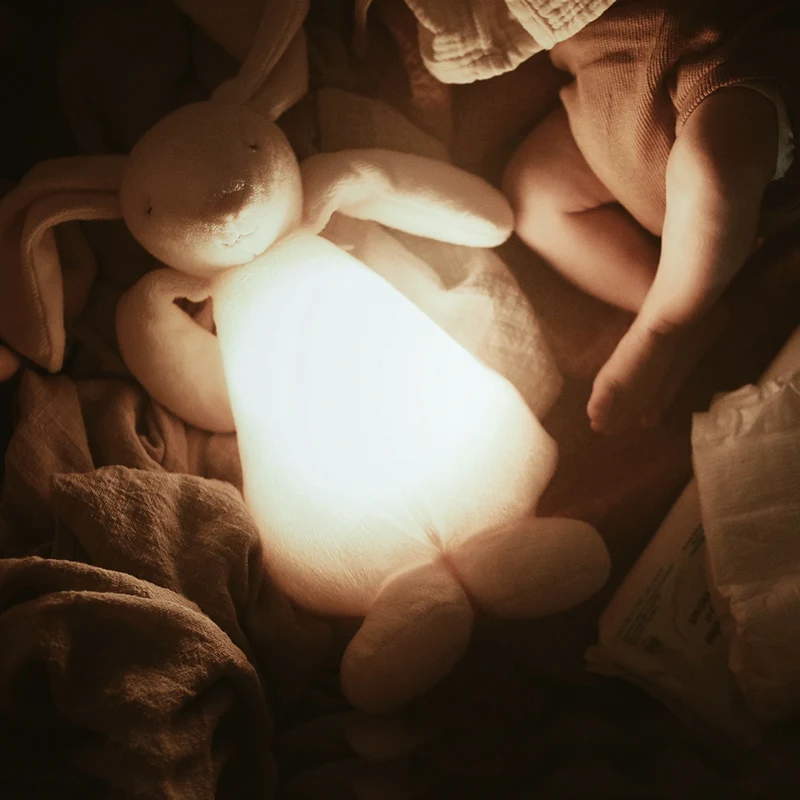 Moonie Kuscheltier Hase mit Licht 'Organic Humming Bunny' Polar