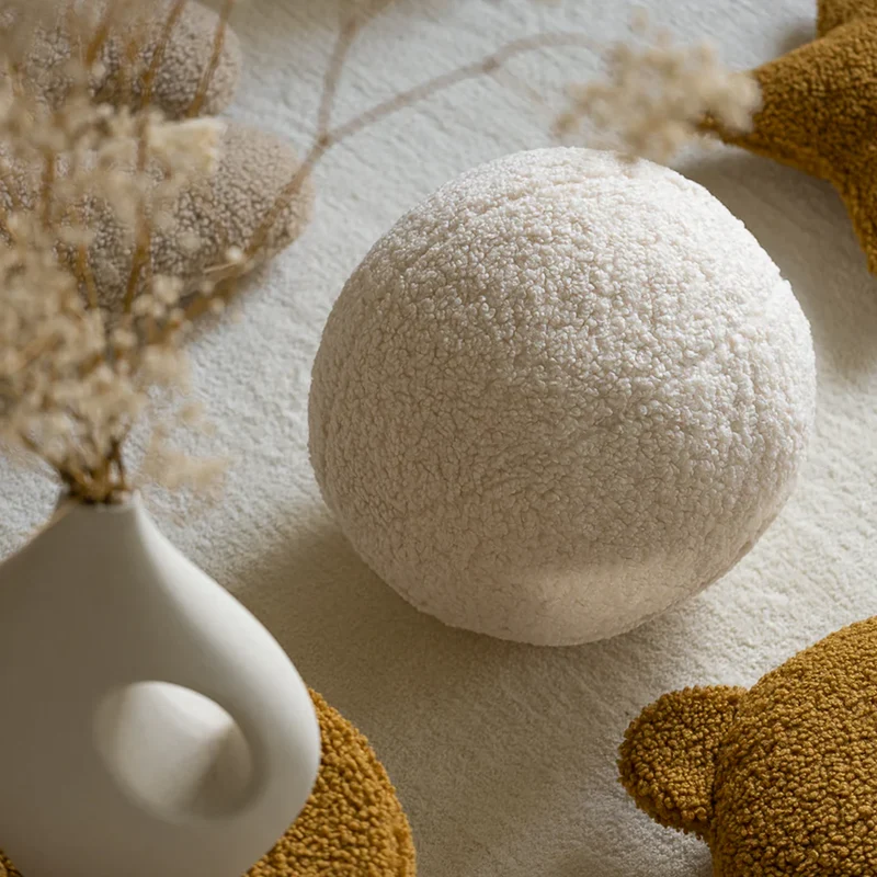 Wigiwama Ball Kissen Cream White