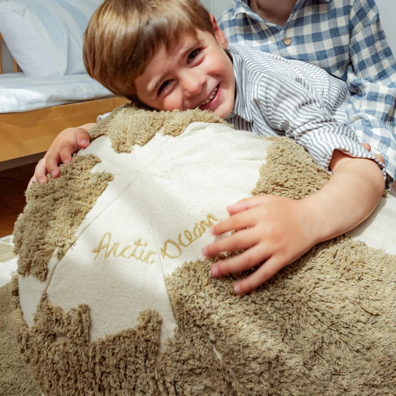 Sitzpuff für Kinder “RUGCYCLED WORLD MAP"