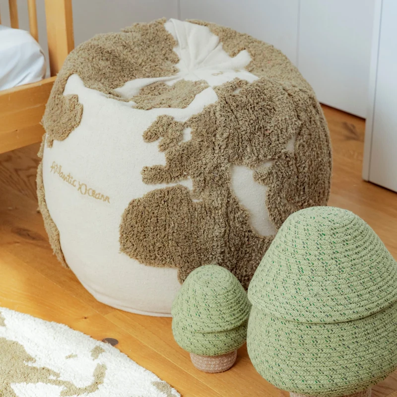 Sitzpuff für Kinder “RUGCYCLED WORLD MAP"