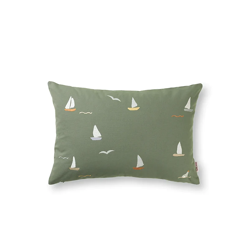Dear April Besticktes Kissen 'Cinna' Sailboats