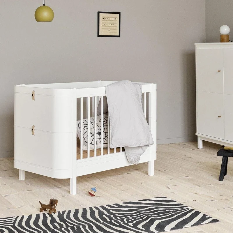 Oliver Furniture Wood Mini+ Babybett inkl. Umbauset Juniorbett Weiss