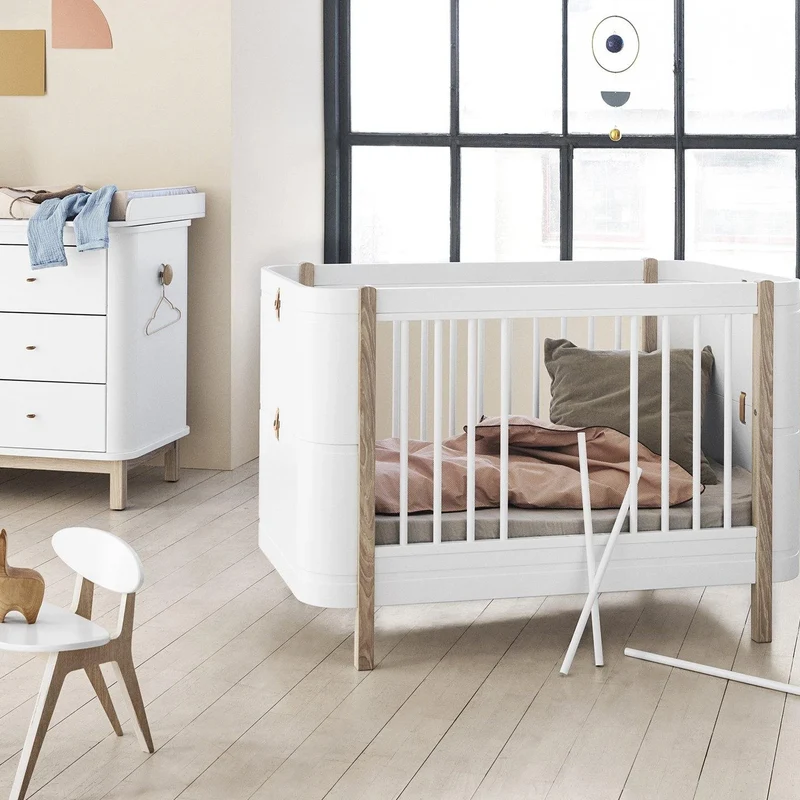 Oliver Furniture Wood Mini+ Babybett inkl. Umbauset Juniorbett Weiss/Eiche