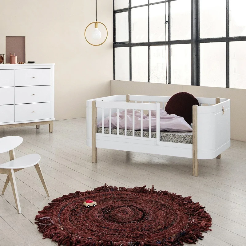 Oliver Furniture Wood Mini+ Babybett inkl. Umbauset Juniorbett Weiss/Eiche