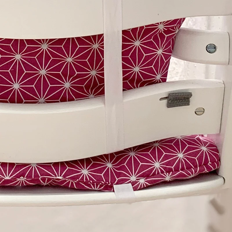 ABWASCHBAR Timba Sitzkissen Set Happy Star Cranberry Pink für Bebeconfort Hochstuhl