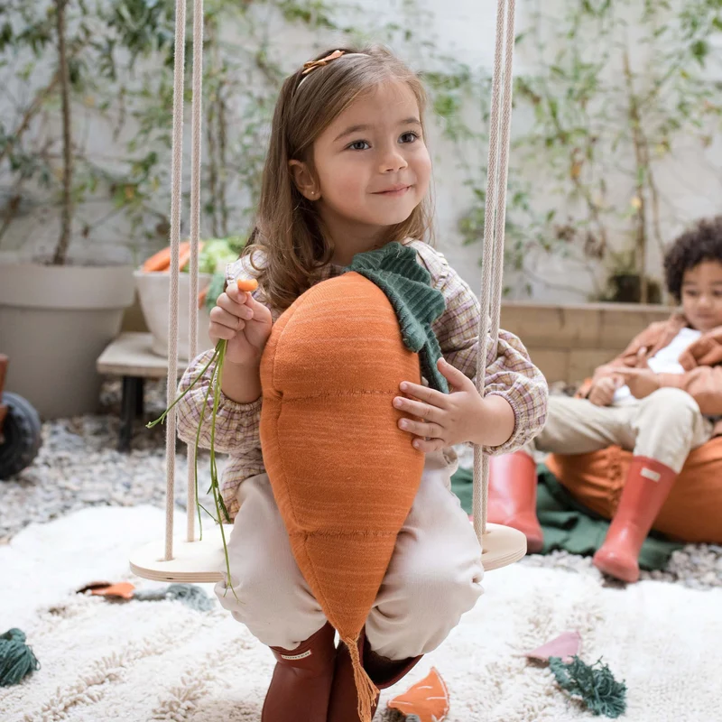 Dekokissen “Cathy the Carrot”