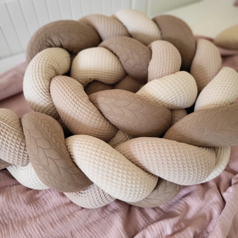 Geflochtene Bettschnecke / Bettschlange Zopfmuster Mila