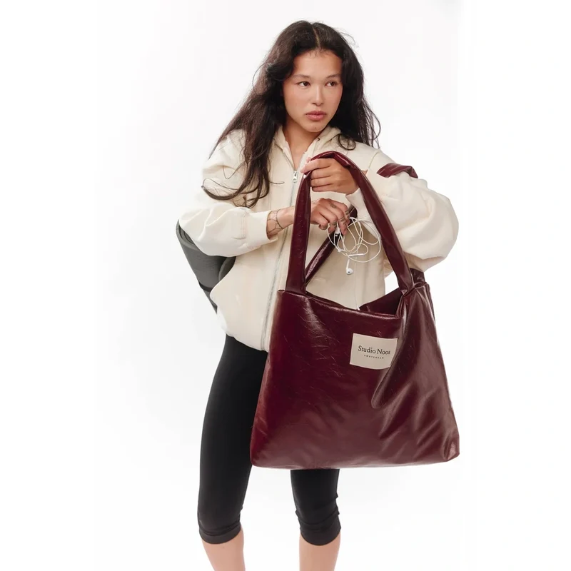 STUDIO NOOS Mom Bag Bordeauxrot Vegan