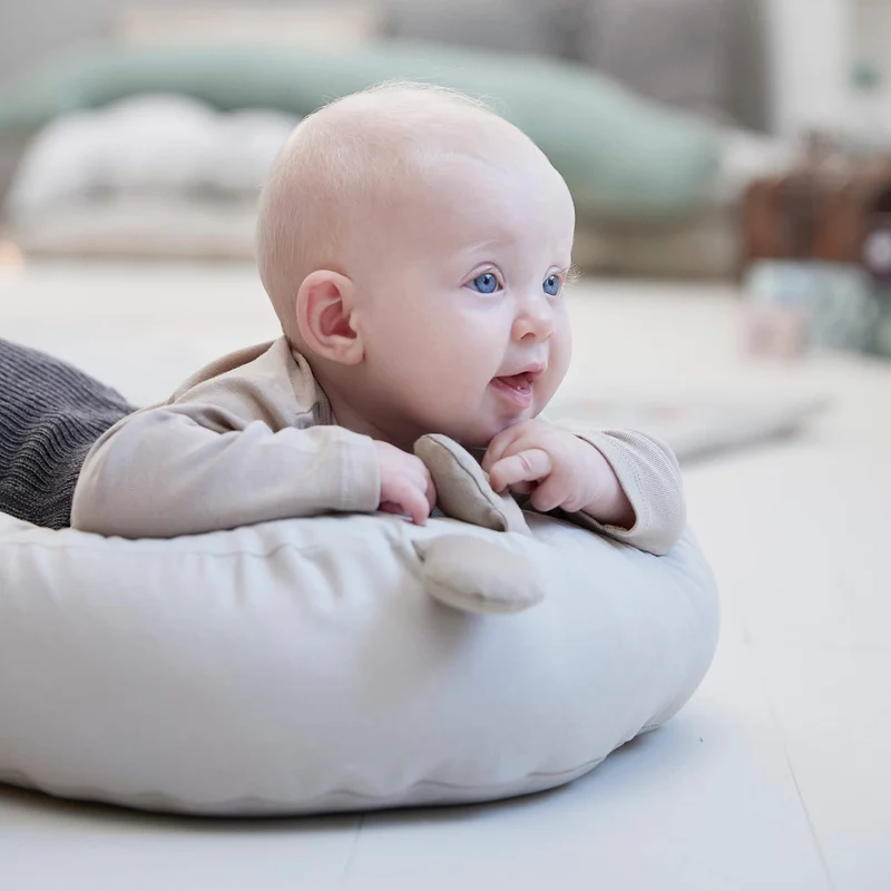 Babynest mit Spielbogen “Raffi Sand”