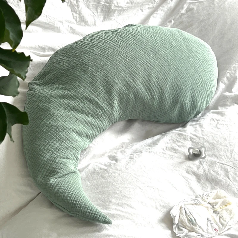 Yinnie Theraline Stillkissen inkl Bezug Musselin (135 cm x 35 cm) Salbei Eukalyptus Grün