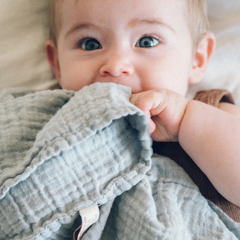 Petit Stellou Mulltuch Nooshi Cuddle Elephant