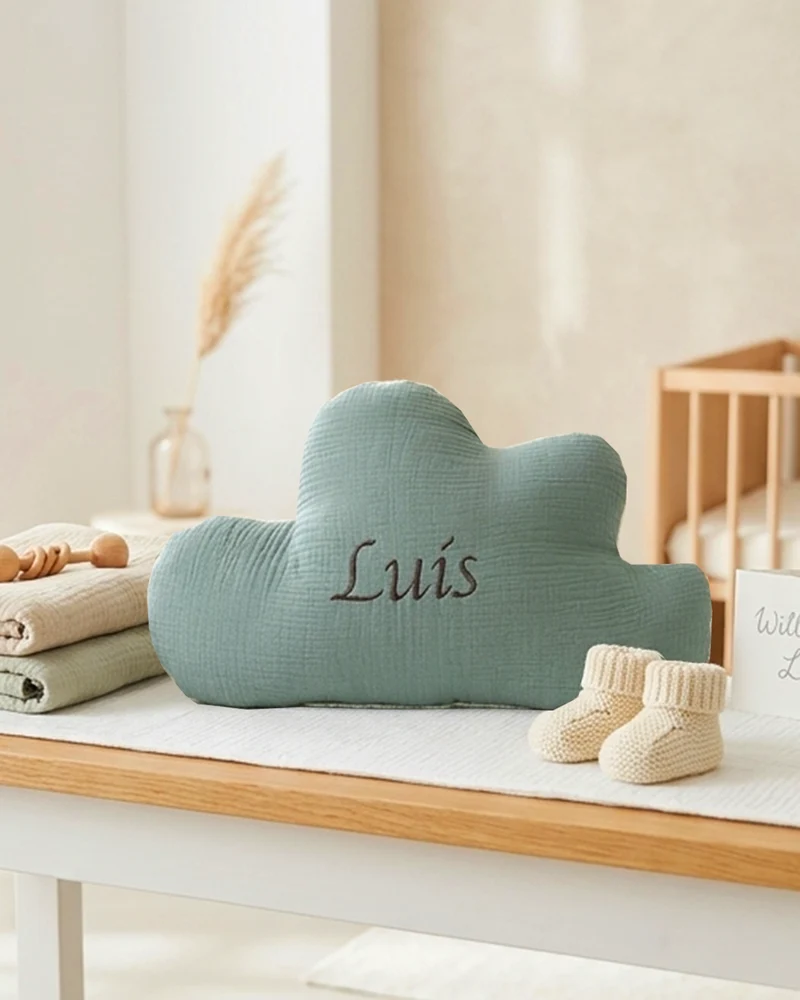 Kissen personalisiert mit Namen Baby - Musselin Salbei Grün