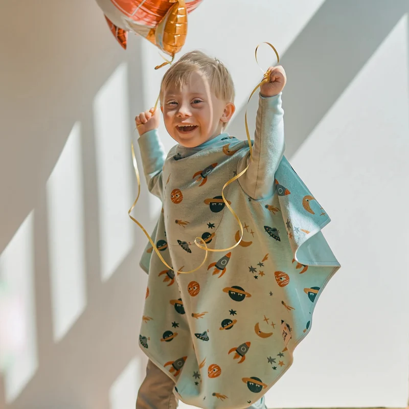 LITTLE CASIMIR “Boo“ Lätzchen – COSMIC 2.0