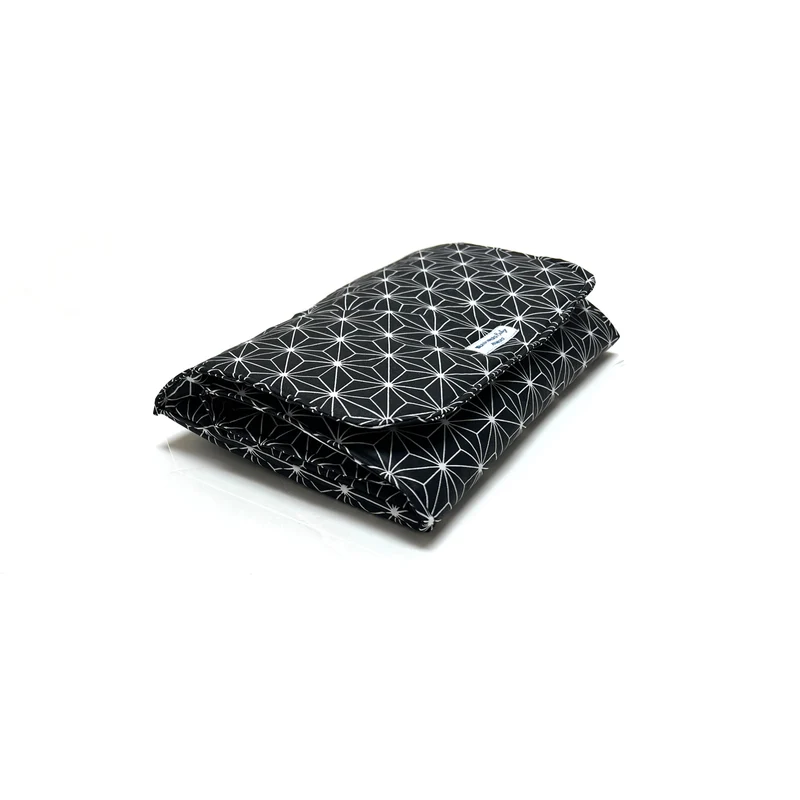 Wickeltasche Windeltasche mit Wickelunterlage für unterwegs ABWASCHBAR Happy Star Schwarz Beschichtet