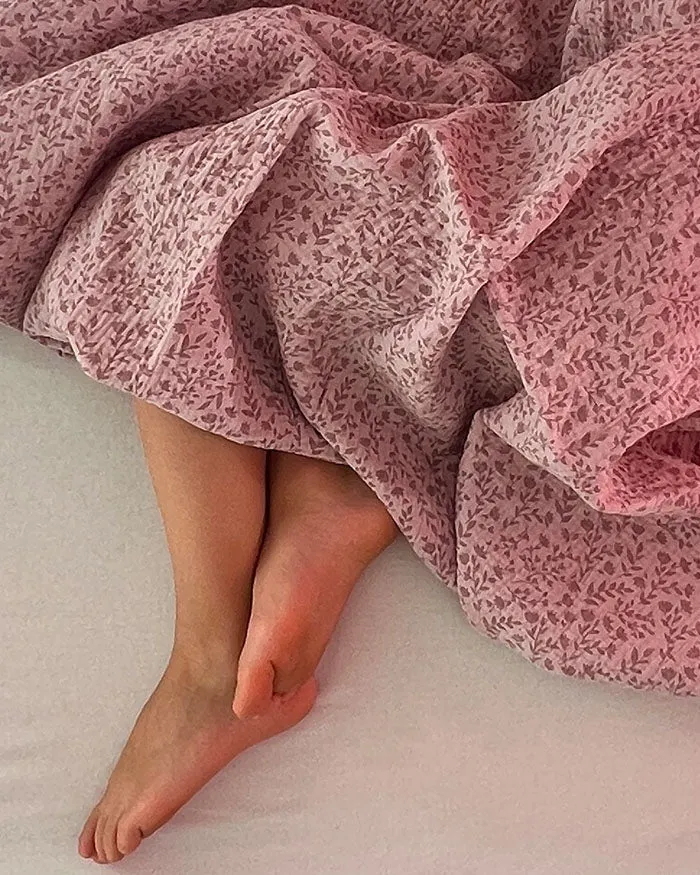 Musselin Decke aus Baumwolle, Oeko-Tex – Weiche Sommerdecke, Überdecke, Schlafdecke Blush Rosa Blumen