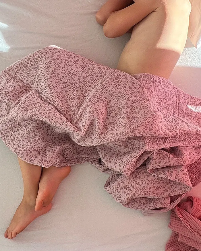 Musselin Decke aus Baumwolle, Oeko-Tex – Weiche Sommerdecke, Überdecke, Schlafdecke Blush Rosa Blumen