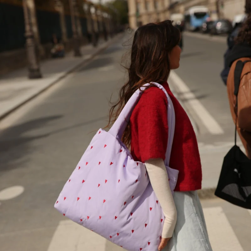 STUDIO NOOS Lila Puffy Mom-Bag mit Herzen