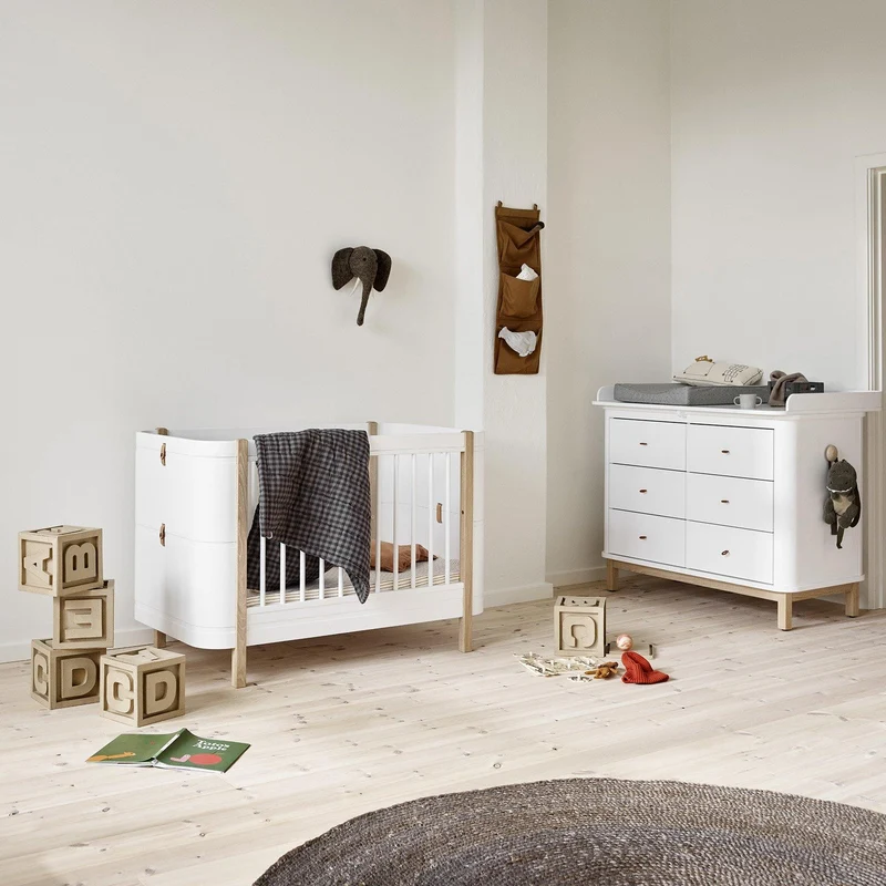 Oliver Furniture Wood Collection Mini+ inkl. Umbauteile Bett 68x122/162 cm, weiß/eiche