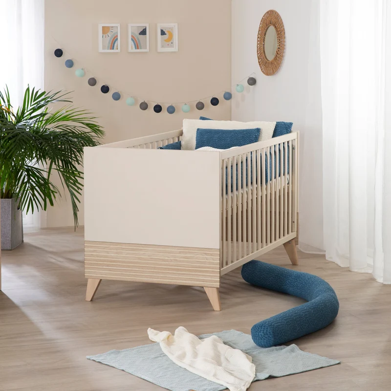 Kinderzimmer Set 3-teilig Sidney - Kinderbett 70 x 140 cm umbaubar + Wickelkommode mit 3 Schubladen + Kinderkleiderschrank - Griffe & Füße aus Massivholz - Cashmere / Eiche