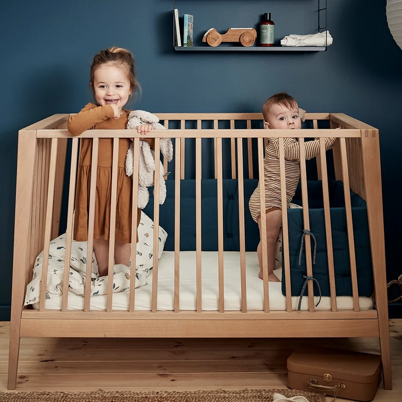 Leander Linea Babybett ohne Matratze Eiche