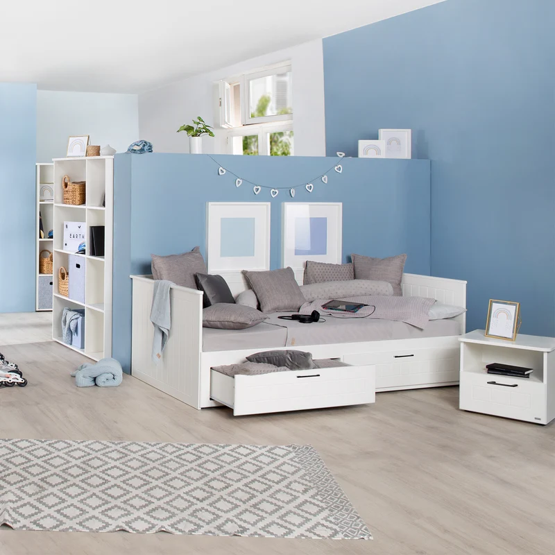 Jugendzimmerset Sylt 5-tlg - Tagesbett / Schreibtisch / 3-türigen Kleiderschrank mit Spiegeltür / Kommode mit 3 Schubladen / Nachttisch - in Weiß