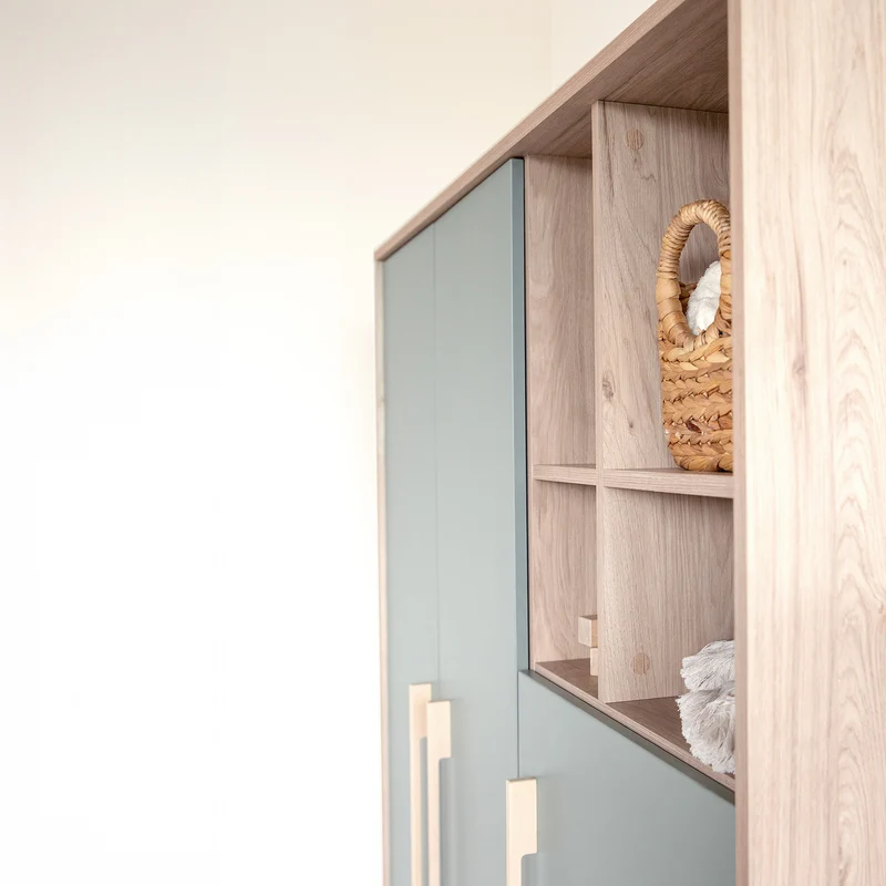 Babyzimmer 'Selva' 3-teilig - Offene Fächer & Soft Close - Reed Green / Virginia Chestnut