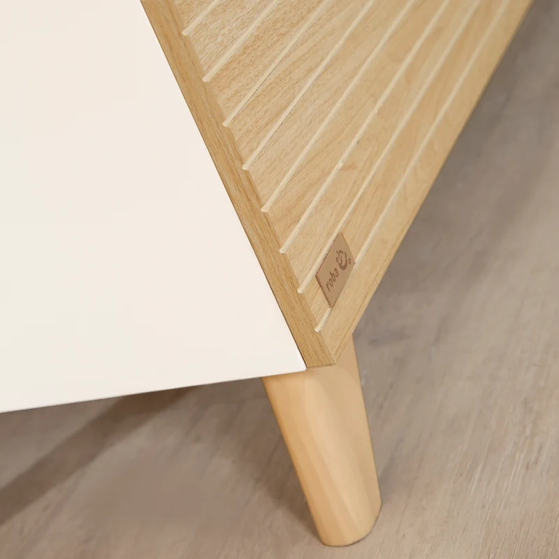 Möbelset 'Theo' 2-teilig - Umbaubares Babybett 70x140 + Wickelkommode - Weiß / Eiche