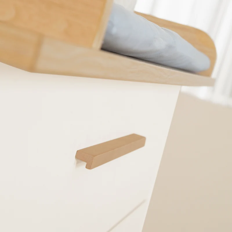 Möbelset 'Theo' 2-teilig - Umbaubares Babybett 70x140 + Wickelkommode - Weiß / Eiche
