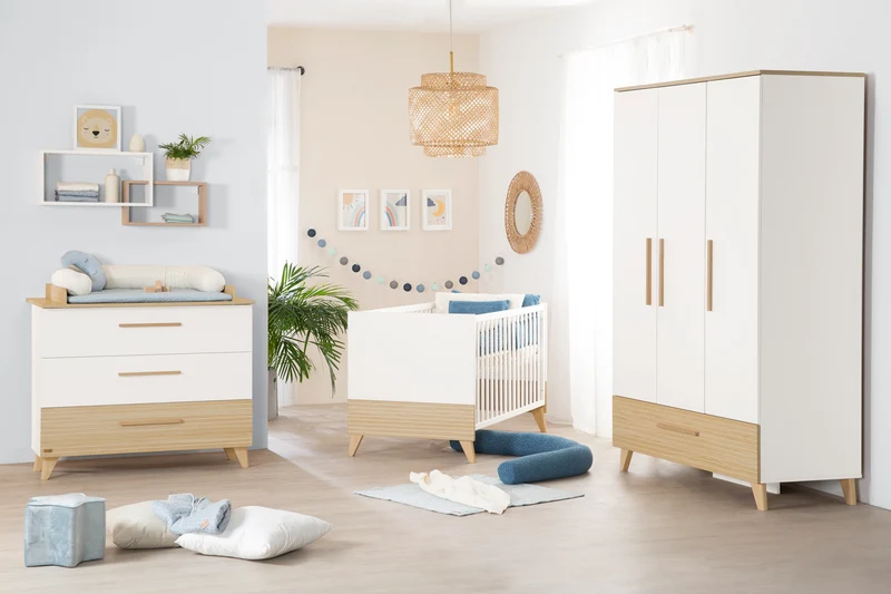 Babyzimmerset 'Theo' 3-teilig - Bett 70x140 + Wickelkommode + Kleiderschrank - Weiß / Eiche