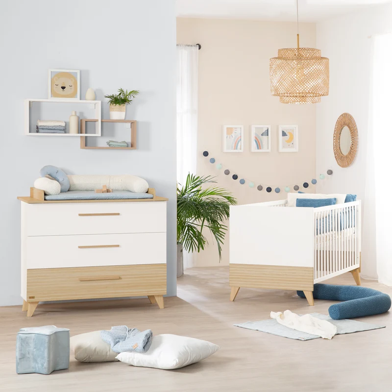 Babyzimmerset 'Theo' 3-teilig - Bett 70x140 + Wickelkommode + Kleiderschrank - Weiß / Eiche