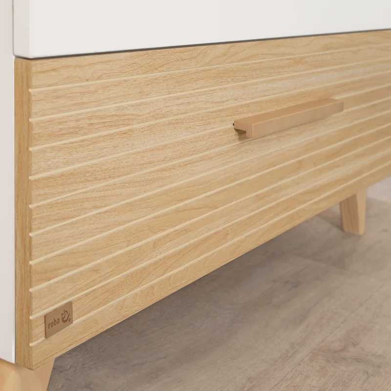 Babyzimmerset 'Theo' 3-teilig - Bett 70x140 + Wickelkommode + Kleiderschrank - Weiß / Eiche