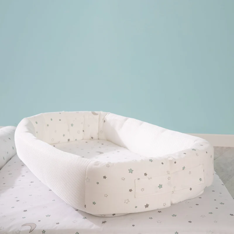 Babylounge "Sternenzauber" – Reisebett für Säuglinge, Wickelunterlage, Jersey, Baumwolle