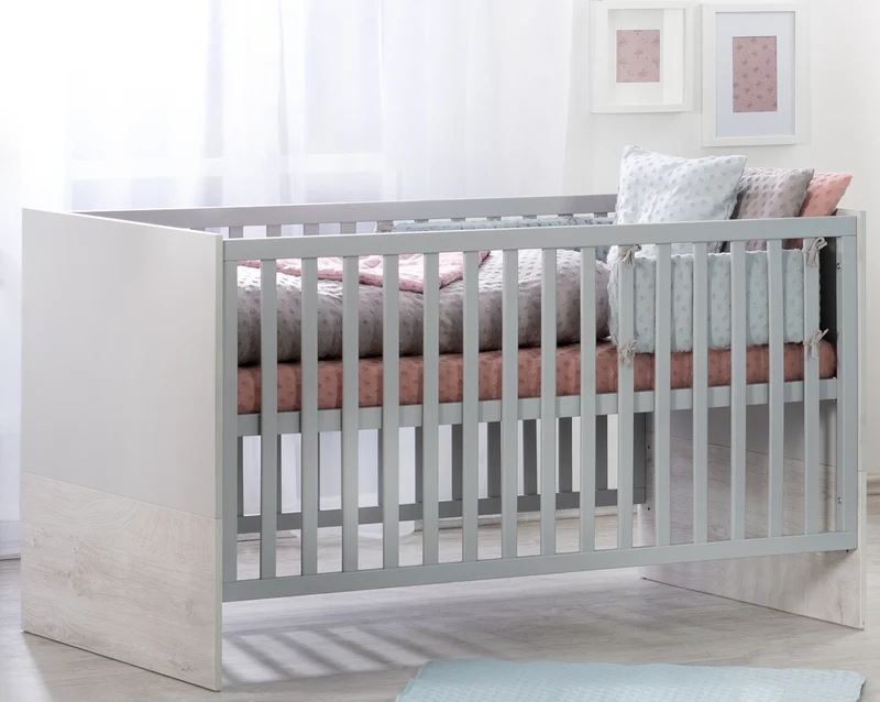 Komplettset "Maren 2" – inkl. Kombi-Bett 70 x 140 cm & breiter Wickelkommode, Lichtgrau/weiß