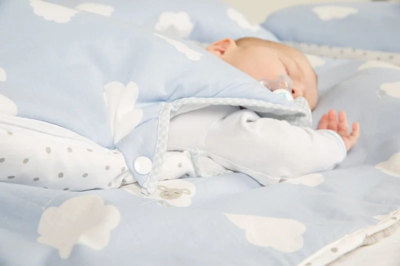 Schlafsack "Kleine Wolke blau" – 90 cm, ganzjähriger Babyschlafsack, atmungsaktive Baumwolle