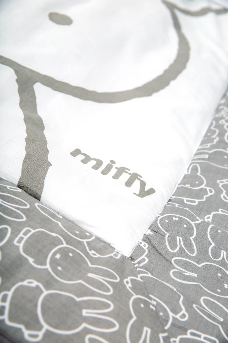 Krabbeldecke "miffy®" – 100 x 100 cm, Spiel-/Laufgittereinlage, Baumwolle