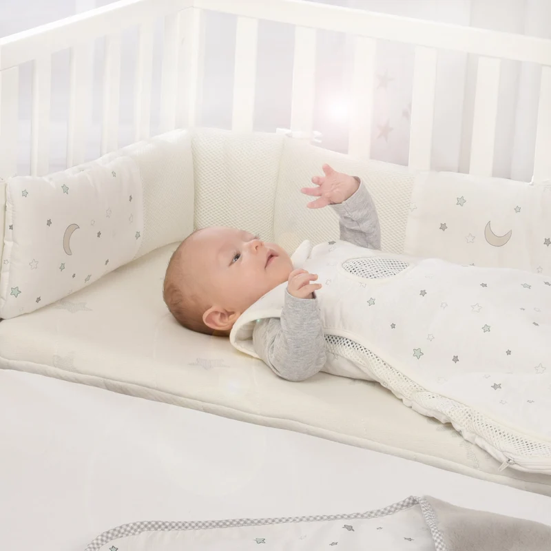 Baby-Nestchen "safe asleep®" – Air PLUS Sternenzauber, luftzirkulierend, mit AIR-balance System