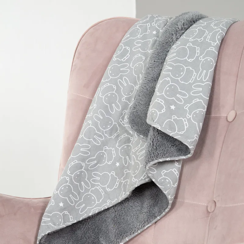 Babydecke 'miffy®', 2 seitig: 1x super weich, warm & flauschig, 1x 100 % Baumwolle