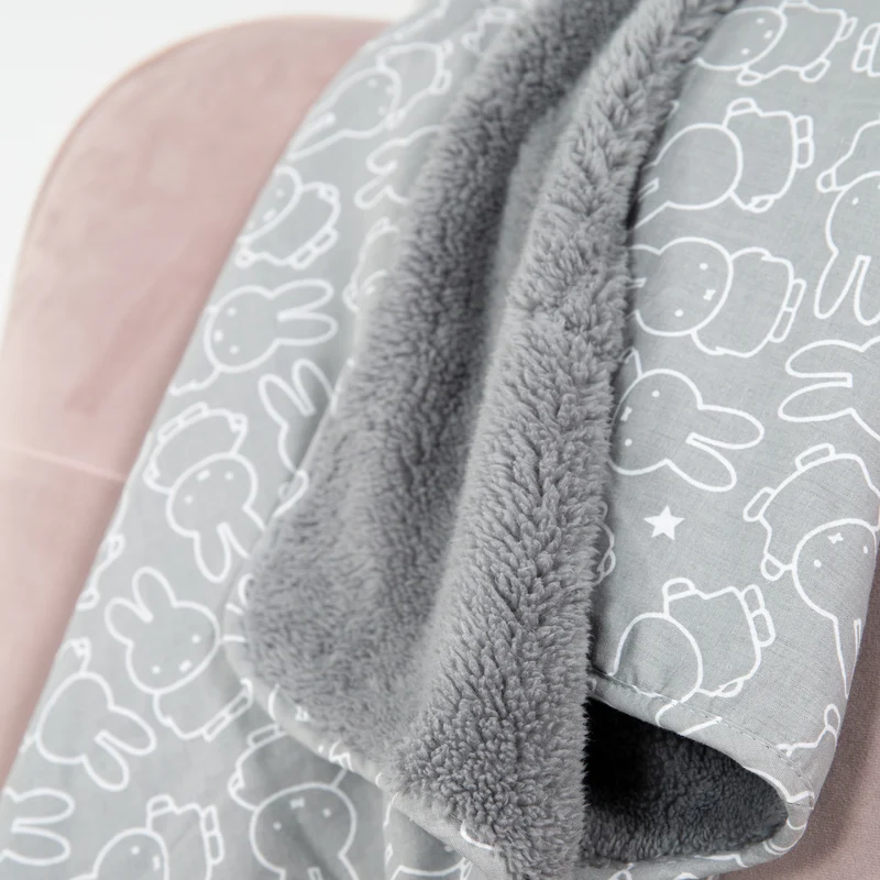 Babydecke 'miffy®', 2 seitig: 1x super weich, warm & flauschig, 1x 100 % Baumwolle