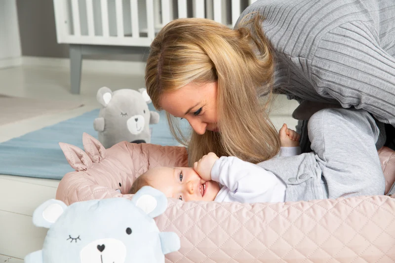 Babylounge 'roba Style' - Kuschelnest mit Häschen-Gesicht 'Lily' - Reisebett & Wickelauflage - Rosa