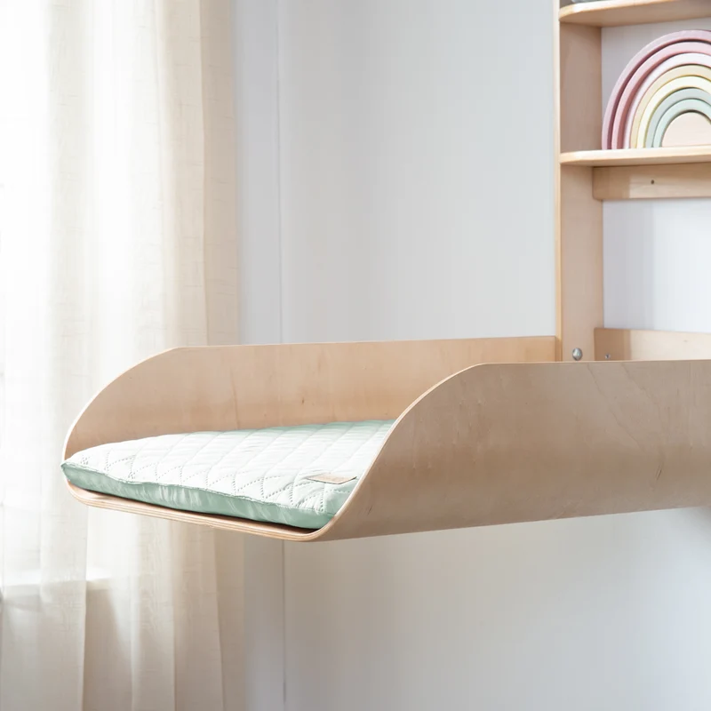 Wandwickelregal aus Formholz + Wickelauflage 'roba Style frosty green'