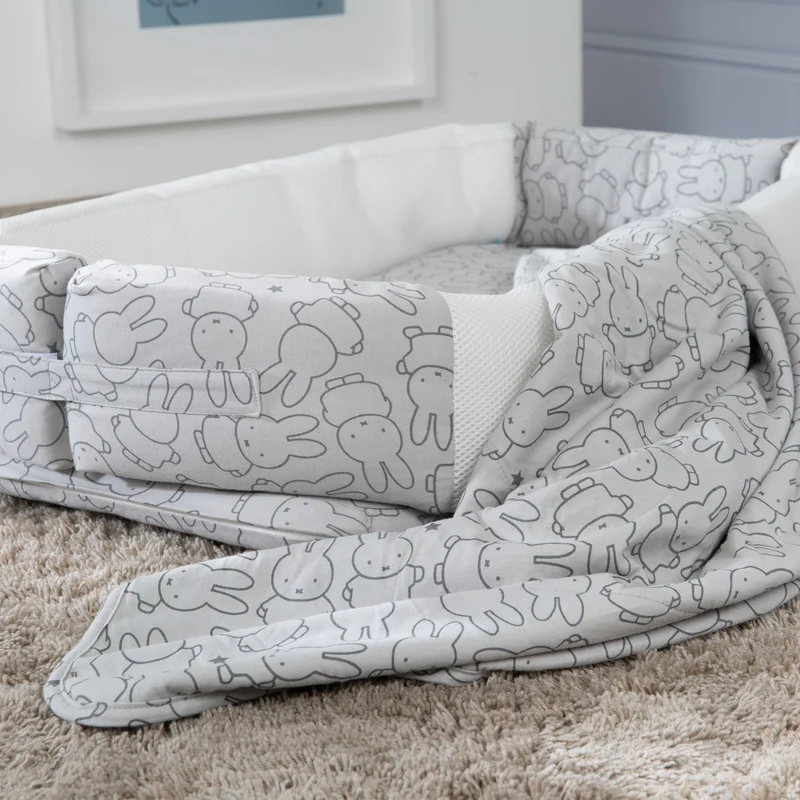 Babylounge "miffy®" – Kuschelnest, Reisebett für Säuglinge, Wickelauflage, Jersey, Baumwolle