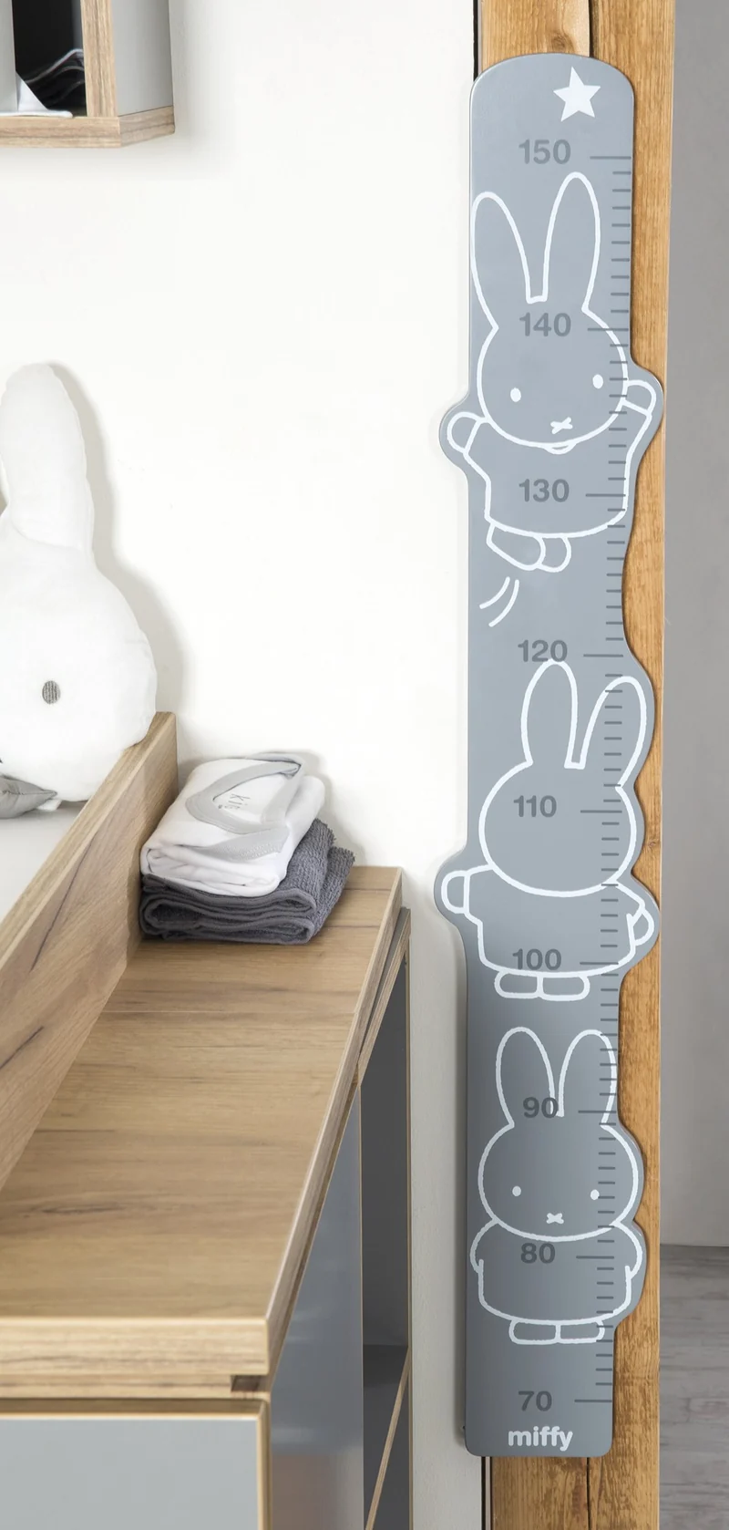 Messlatte "miffy®" – bedruckt, Skala von 70 cm bis 150 cm für Kinder, weiß/grau